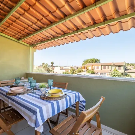 Harbor-self Checkin-terrace-netflix * Capitana