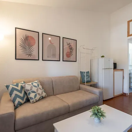 Harbor-self Checkin-terrace-netflix