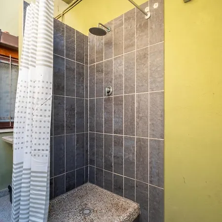 Harbor-self Checkin-terrace-netflix