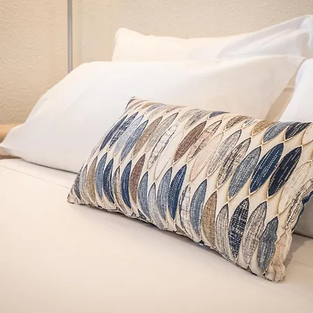 Harbor-self Checkin-terrace-netflix * Capitana