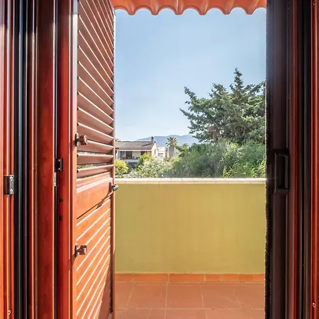 Harbor-self Checkin-terrace-netflix *